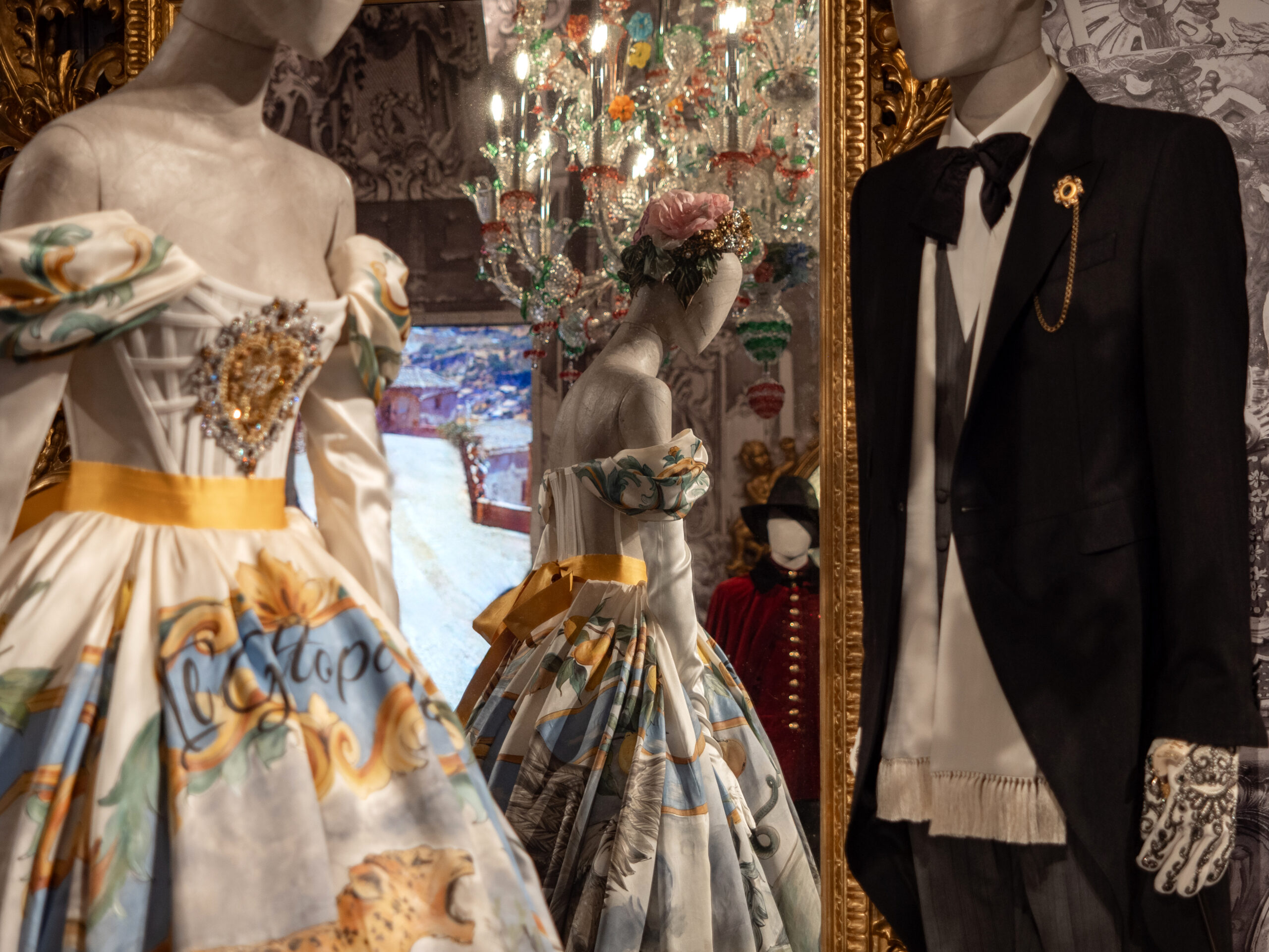 Filmmaster-Mostra-Dal-Cuore-alle-Mani-Dolce&Gabbana-manichini